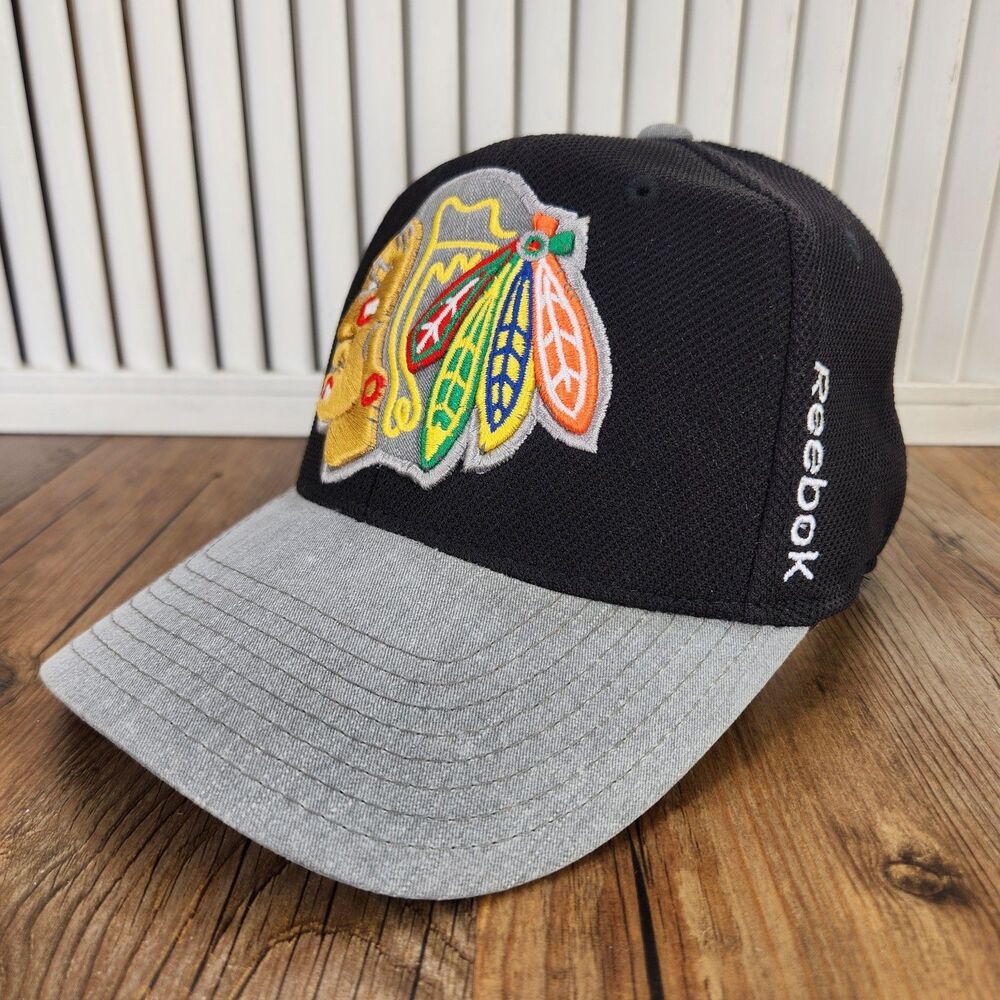 Reebok Chicago Blackhawks Center Ice Hat Black Gray NHL Hockey Baseball Cap S/M